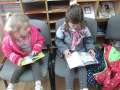 Najmłodsze przedszkolaki w bibliotece